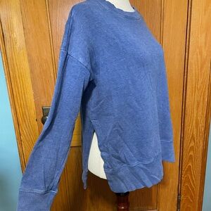 Blue Crewneck tunic sweatshirt split hem athleasure small